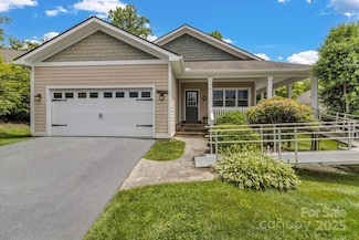 32 White Fox Dr, Fletcher, NC 28732