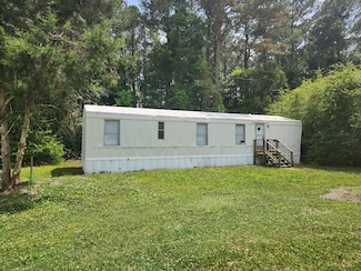 124 Hussey Mobile Home Park Ln, Beulaville, NC 28518