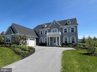 994 Valley Crossing Dr, Lititz, PA 17543