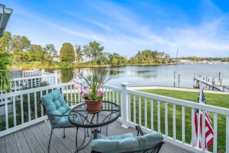 963 W Savidge St, Spring Lake, MI 49456