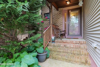 407 Oak Knoll Dr Unit 40-7, Manalapan, NJ 07726