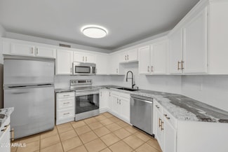3024 E Siesta Ln, Phoenix, AZ 85050