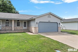 3053 Twin Lakes Dr, Springfield, IL 62707