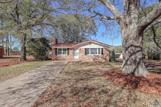 105 Larryton Dr, Cochran, GA 31014