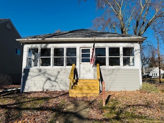 1902 Newberry St, Saginaw, MI 48602