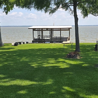 500 High Crest Dr, Pointblank, TX 77364