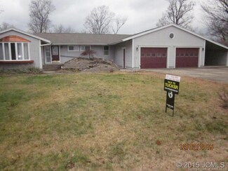 1352 S Riverview Dr, Hanover, IN 47243