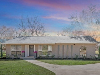 8912 Eden Rd, North Richland Hills, TX 76182