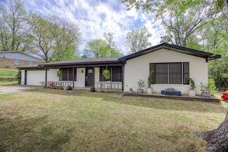 1406 E Brazos St, Palestine, TX 75801