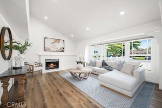 3221 Copa de Oro Dr, Los Alamitos, CA 90720