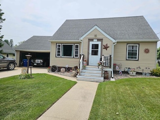 305 N Rutland St, Garnavillo, IA 52049