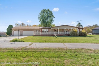 11830 E Tupper Lake Rd, Grand Ledge, MI 48837