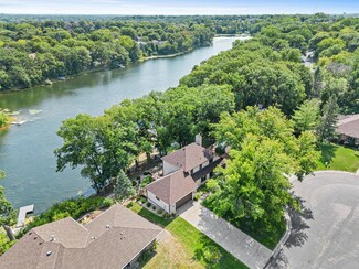 1289 Karth Lake Cir, New Brighton, MN 55112
