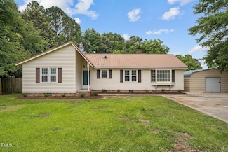 206 Bryant Cir, Goldsboro, NC 27534