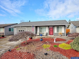 427 E Clackamas Cir, Woodburn, OR 97071