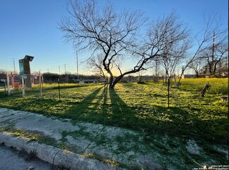 331 N San Ignacio Ave, San Antonio, TX 78237