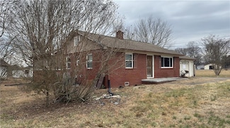 2845 Courtney Huntsville Rd, Yadkinville, NC 27055