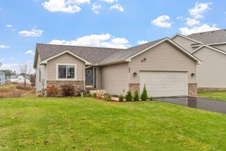 902 Isanti Pkwy NW, Isanti, MN 55040