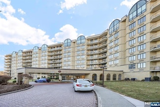 10 Smith Manor Blvd Unit 307, West Orange, NJ 07052