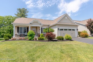 49 Somerset Dr, Mechanicville, NY 12118