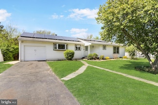 71 Nancy Ln, Ewing, NJ 08638