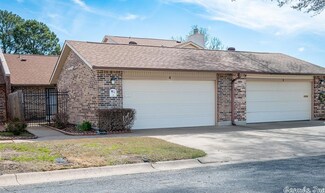 4 Wickford Ln, Little Rock, AR 72212