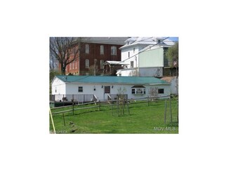 206 W, Harrisville, WV 26362