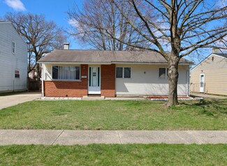 1504 S Walton St, Westland, MI 48186