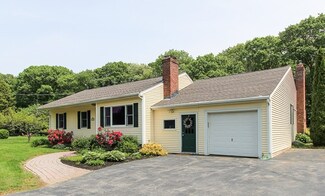 101 Maple St, Wenham, MA 01984