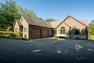 364 W Wachter Rd, Galena, IL 61036