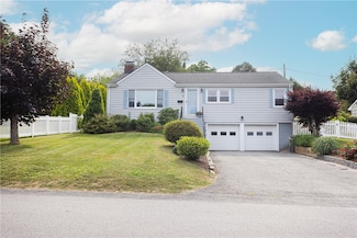 3 Sherri Ln, Middletown, RI 02842