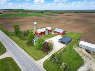 19424 U S 151, Valders, WI 54245