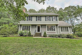 124 Kendall Pond Rd, Windham, NH 03087