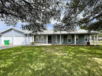 423 S 12th St, Aransas Pass, TX 78336