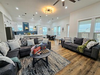 1225 Cloon St, Crystal Beach, TX 77650