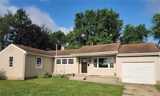 89 Pifers Ln, Sullivan, IL 61951