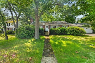 258 Kendrick St, Needham Heights, MA 02494