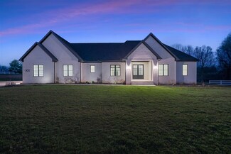 300 the Trace Cir, Alvaton, KY 42122