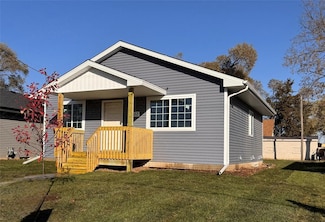 2552 Onawa St, Des Moines, IA 50317