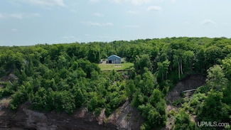 14998 N Superior Rd, Houghton, MI 49931