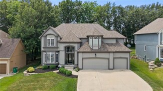 1433 NE Daltons Ridge Dr, Lees Summit, MO 64064