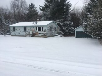 682 Whitcomb Island Rd, Hyde Park, VT 05655