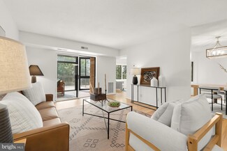 8370 Greensboro Dr Unit 114, McLean, VA 22102
