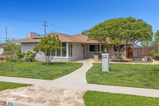 242 W Fountain Way, Fresno, CA 93705