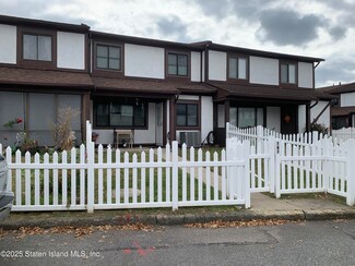 167 Parkview Loop Unit 108, Staten Island, NY 10314