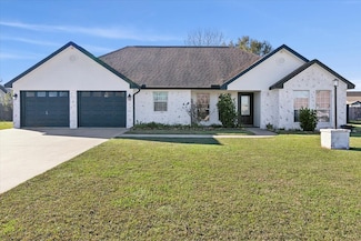 150 Tyler Dr, Orange, TX 77630
