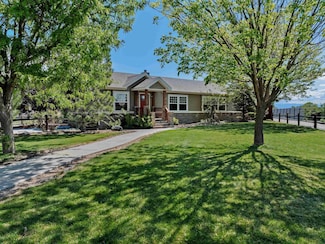 1338 13 Rd, Loma, CO 81524