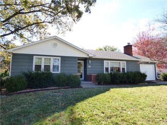 815 Sunset Ave, Liberty, MO 64068