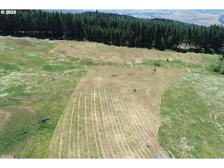 149 Resort Ln Unit 1, Kalama, WA 98625