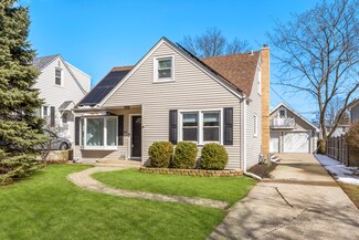 41 S Illinois Ave, Villa Park, IL 60181
